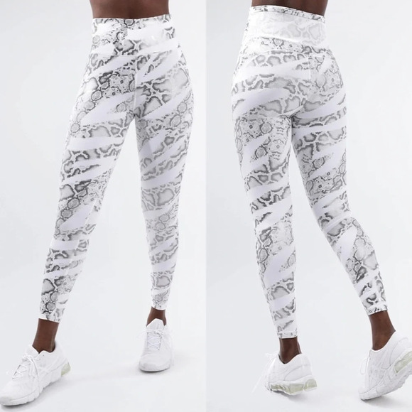 Puma Train Untamed High Waist 7/8 Tights Leggings Snakeskin Print Size XS - Picture 3 of 16